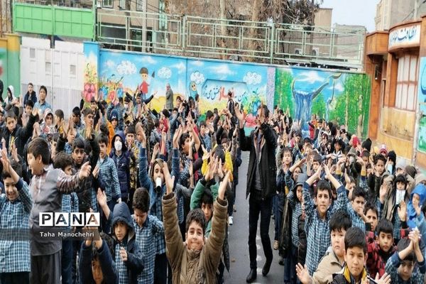 بازی‌های زورآزمایی و فکری بعد از امتحانات نوبت اول برای افزایش روحیه