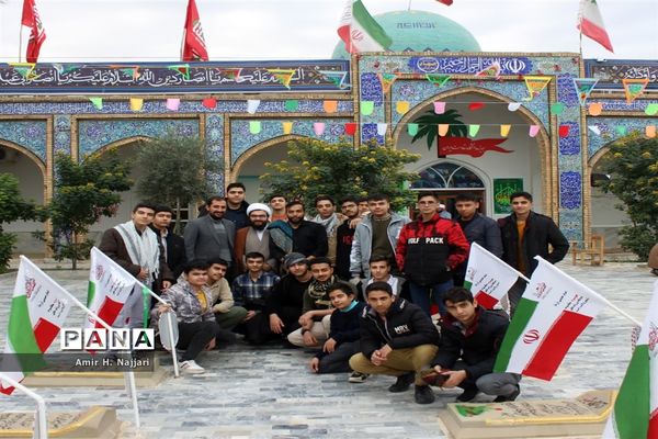 بازدید دانش آموزان ناحیه سه قم از مناطق عملیاتی جنوب