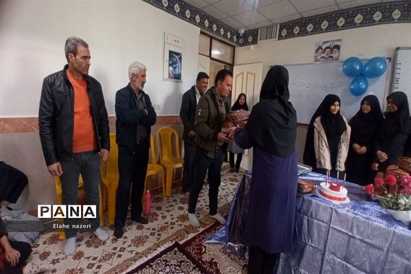 مراسم ولادت امام علی «ع» و روز پدر در دبیرستان نمونه دولتی شهید نصرتی