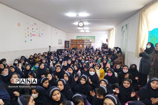 برگزاری مراسم ولادت امام علی (ع) درمدرسه همای ۲ ناحیه ۲ مشهد
