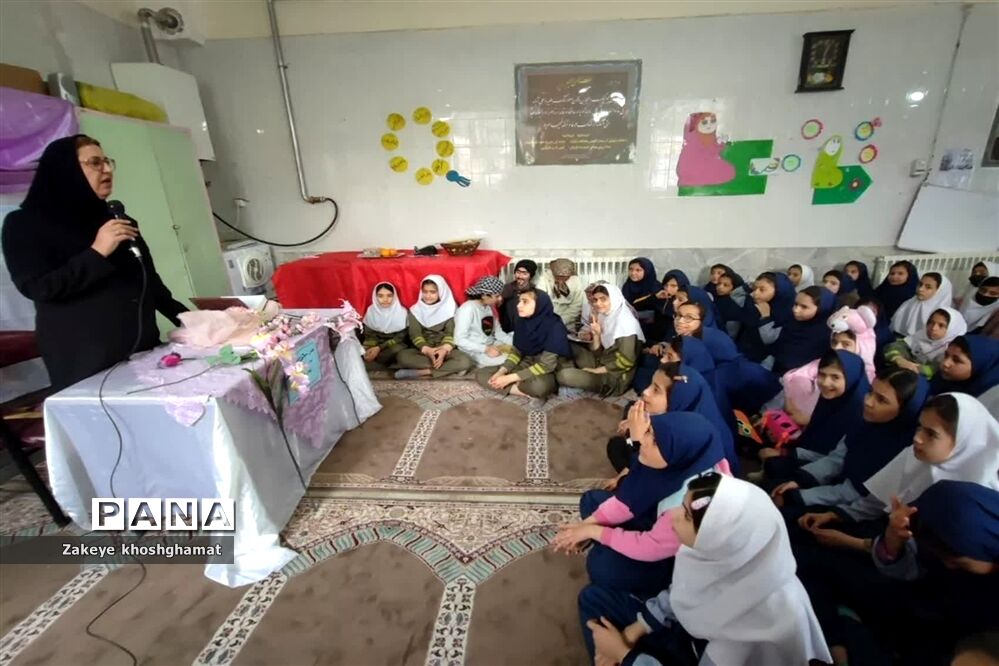 برگزاری جشن میلاد حضرت علی (ع) و روز پدر در مدرسه شهید خاقانی شهرستان شیروان