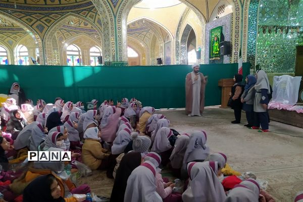 جشن دانش‌آموزان آموزشگاه شهید مفتح به‌مناسبت میلاد فرخنده مولای متقیان