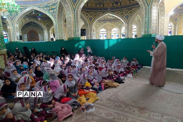 جشن دانش‌آموزان آموزشگاه شهید مفتح به‌مناسبت میلاد فرخنده مولای متقیان