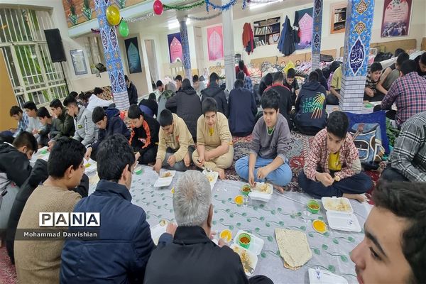 اعتکاف دانش‌آموزی در لرستان