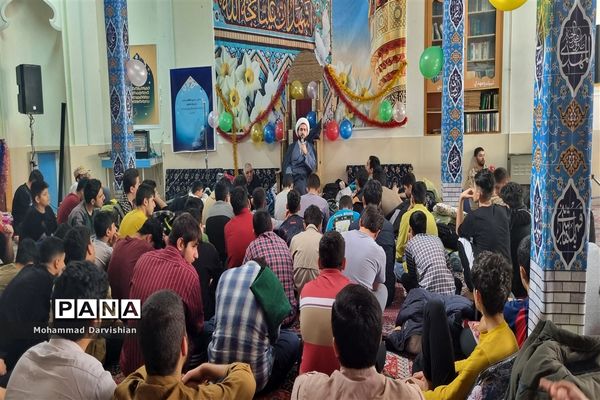 اعتکاف دانش‌آموزی در لرستان