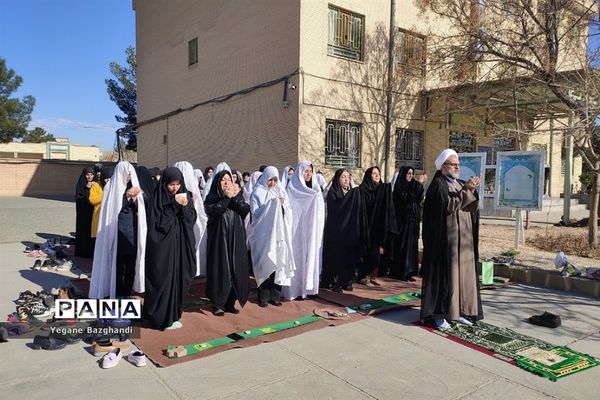 اقامه نماز باران در مدارس سبزوار