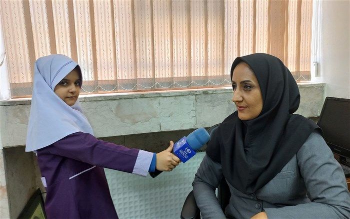 بازارچه خیریه در دبستان شهید احمدی اصفهان به مناسبت میلاد حضرت علی/فیلم