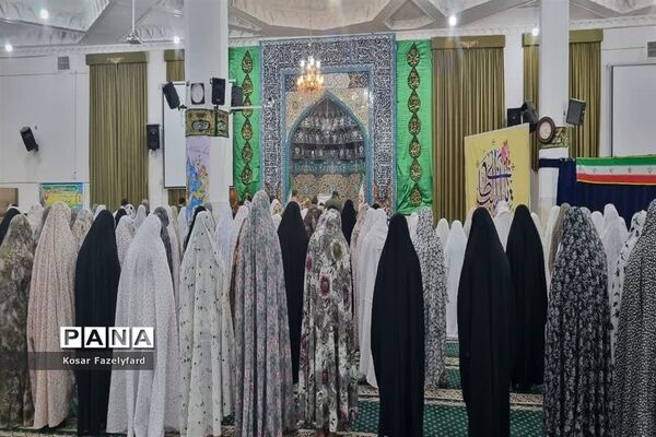اعتکاف دانش‌آموزان دختر شهرستان مه ولات در مسجد جامع شهر فیض آباد