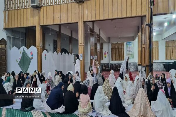 اعتکاف دانش‌آموزان دختر شهرستان مه ولات در مسجد جامع شهر فیض آباد
