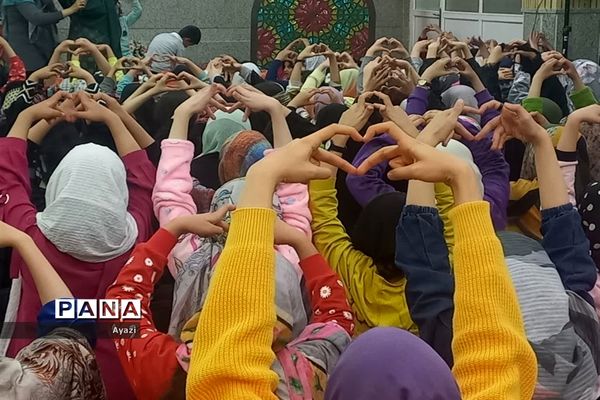 مراسم اعتکاف دانش‌آموزی در مسجد النبی اصفهان