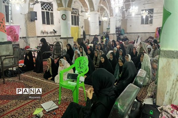 اعتکاف دانش‌آموزی در مسجد محبین نوش آباد