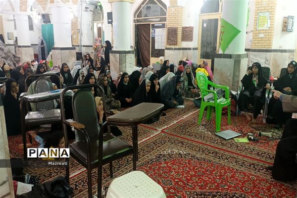 اعتکاف دانش‌آموزی در مسجد محبین نوش آباد