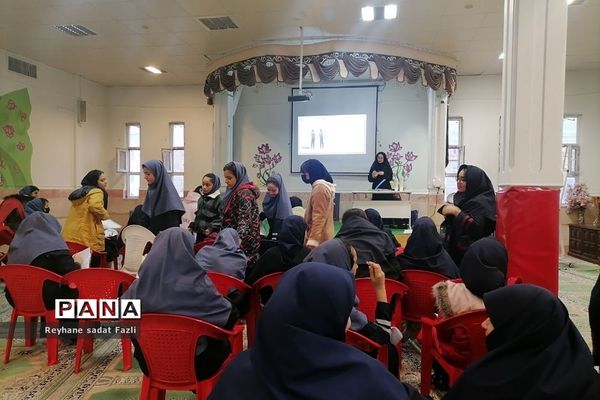 اجرای طرح سواد مالی در دبیرستان متوسطه اول زینبیه۲ شهریار