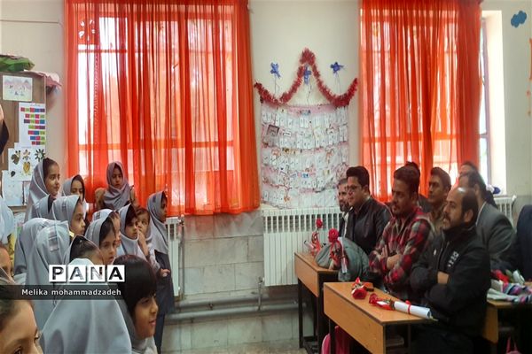 گرامیداشت ولادت حضرت علی(ع) در دبستان دخترانه معلم