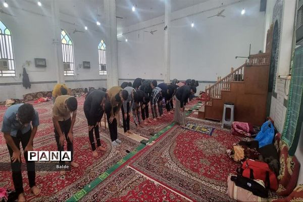 مراسم معنوی اعتکاف دانش‌آموزان پسر شادگانی