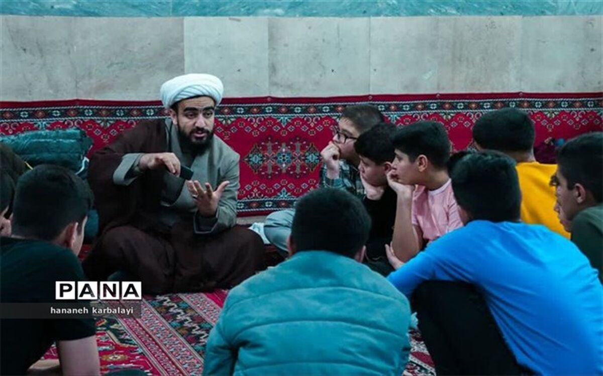 اعتکاف دانش‌آموزی در بهارستان‌دو، رنگ خودشناسی دارد/فیلم