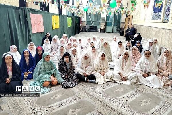 حضور دانش‌آموزان ناحیه دو شهرری در مراسم معنوی اعتکاف