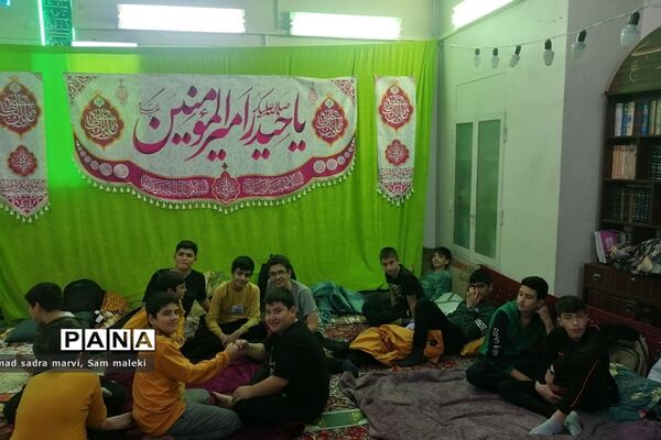 حضور دانش‌آموزان ناحیه دو شهرری در مراسم معنوی اعتکاف
