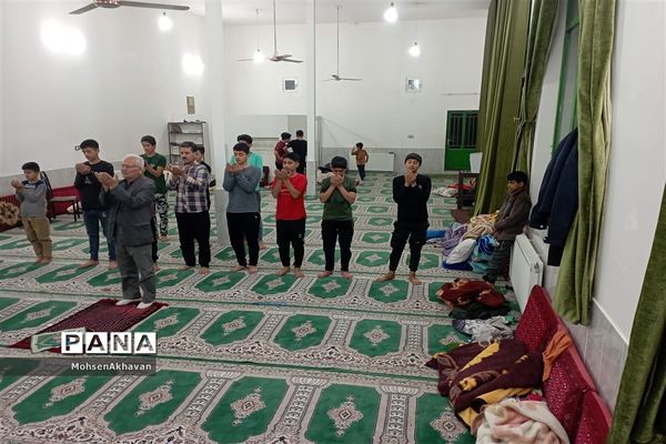 اعتکاف دانش‌آموزی درخلیل آباد