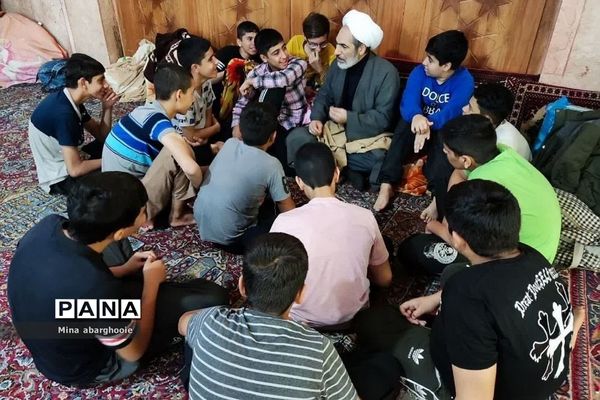 حضور دانش آموزان پسر شهرستان پیشوا در مراسم معنوی اعتکاف