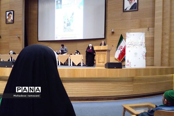 برگزاری همایش مشاوره ای  تربیت فرزند در تالار شهر مشهد