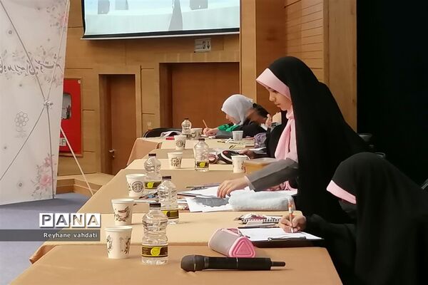 برگزاری همایش مشاوره ای  تربیت فرزند در تالار شهر مشهد