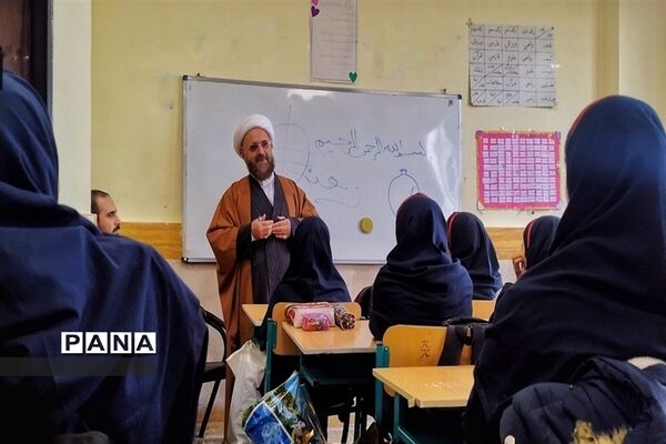 جلسات روشنگری در دبیرستان حجاب شهرستان اشتهارد