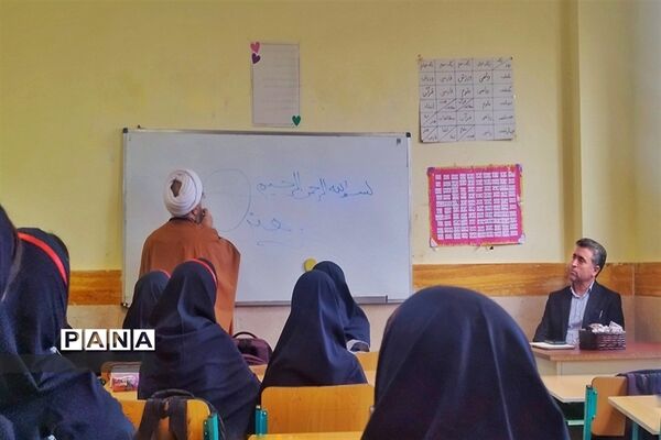 جلسات روشنگری در دبیرستان حجاب شهرستان اشتهارد