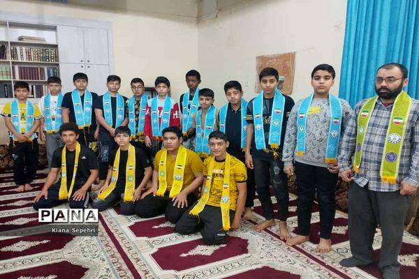 اعتکاف دانش‌آموزان در تنگستان و گناوه