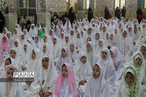 بهار بندگی ۳۰۰ نومکلف در امام‌زاده بی‌بی سکینه صفادشت