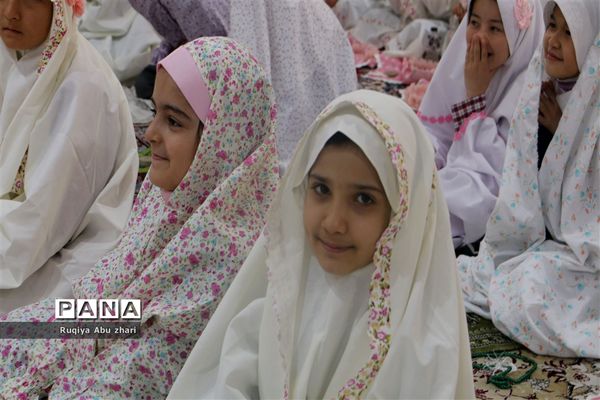 بهار بندگی ۳۰۰ نومکلف در امام‌زاده بی‌بی سکینه صفادشت