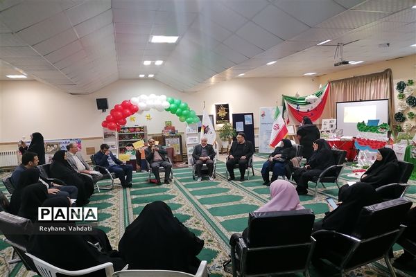 جشنواره تجربه گردانی مدیران مدارس ناحیه دو با عنوان الف تا ی