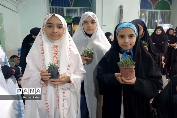 اعتکاف دانش‌آموزی در فاروج