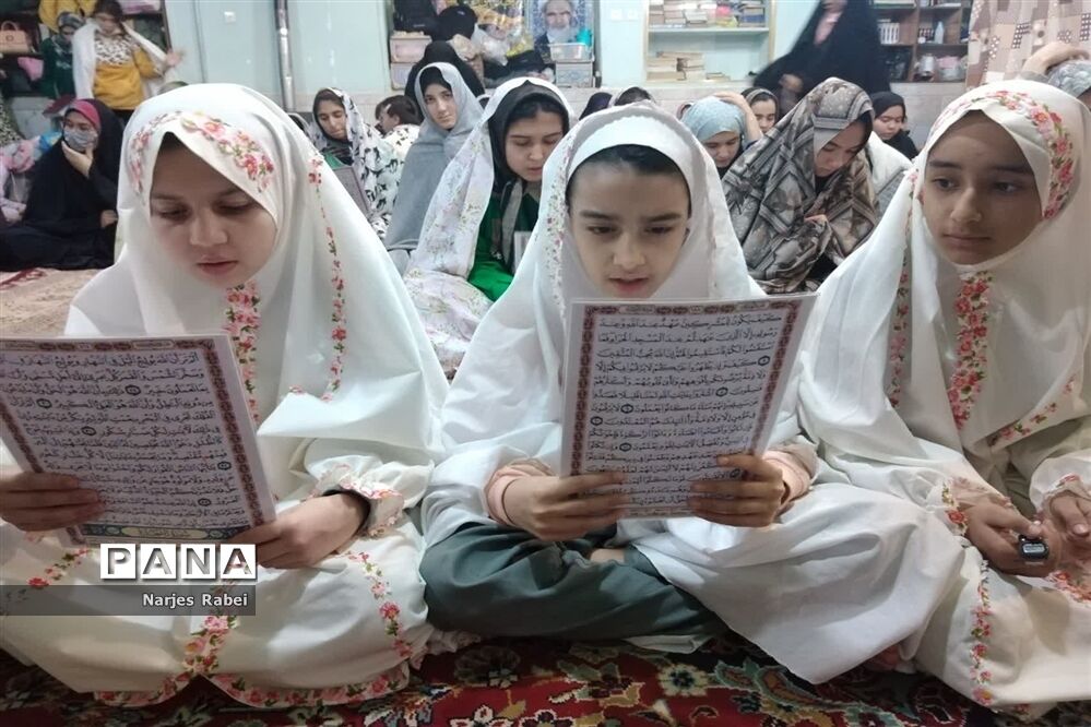 اعتکاف دانش‌آموزی در فاروج