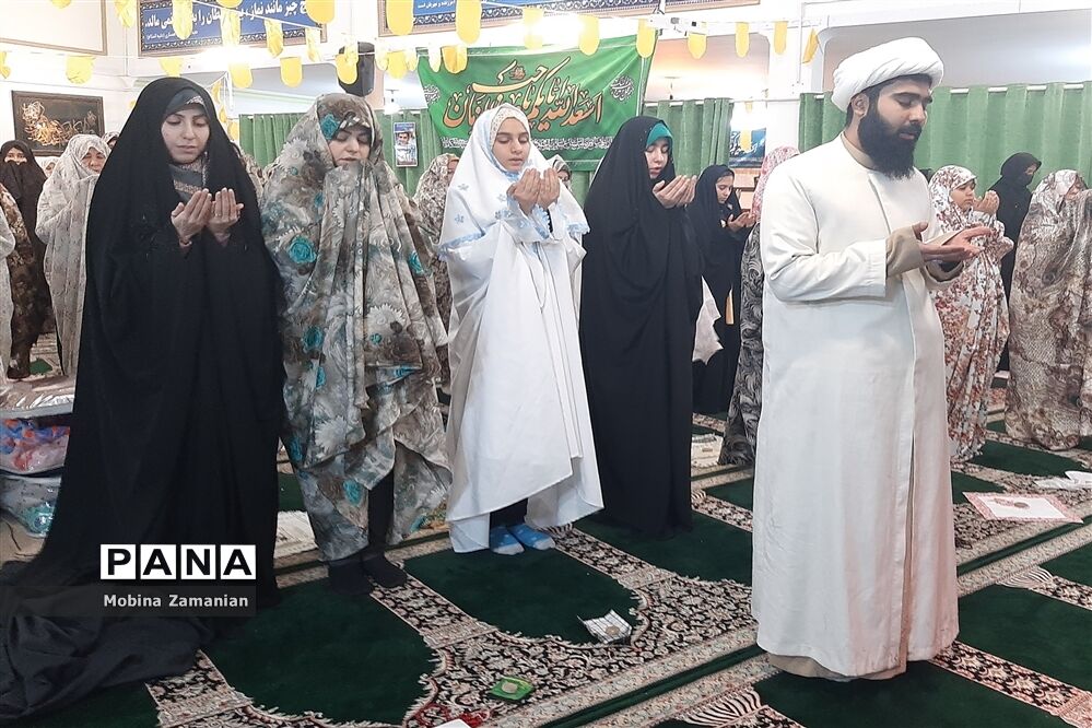اعتکاف دانش‌آموزی دختران ناحیه شش مشهد مقدس در مسجد امام حسن  عسکری(ع)