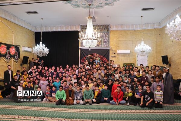 اعتکاف دانش‌آموزی ناحیه ۳ مشهد در مسجد امام صادق علیه السلام