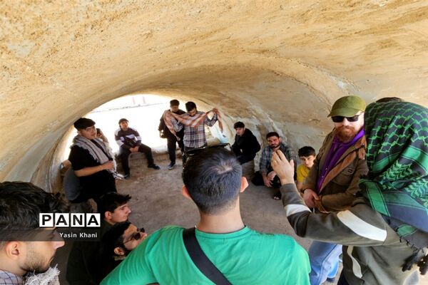 بازدید دانش‌آموزان پسر شهرستان عباس آباد از مناطق عملیاتی جنوب