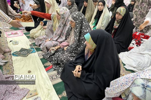 اعتکاف دانش‌آموزان در بوشهر