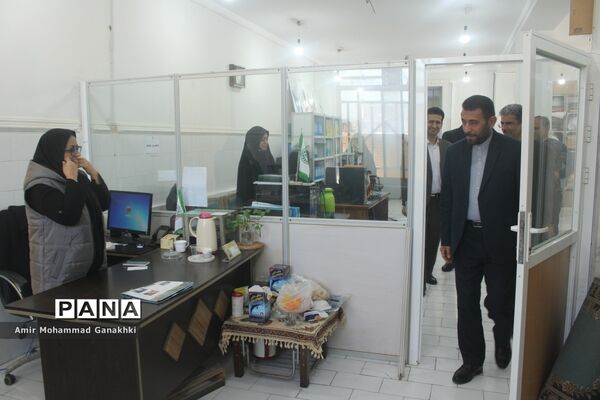 بازدید مسئولان آموزش و پرورش استان بوشهر از ساختمان جدید سازمان دانش‌آموزی استان