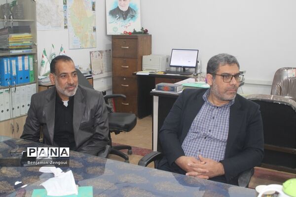 جلسه هم اندیشی سازمان دانش‌آموزی استان بوشهر با اداره نهضت سوادآموزی استان