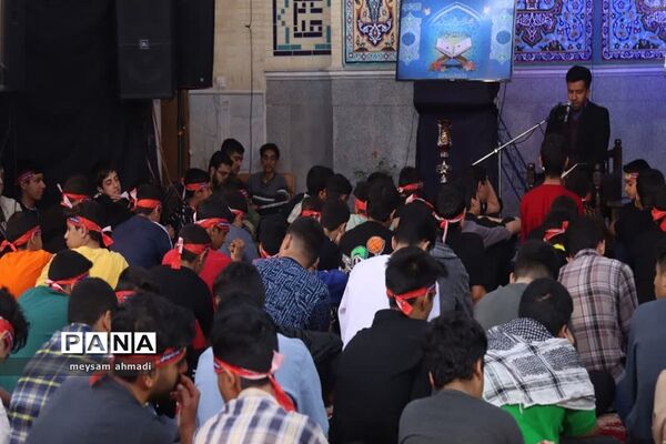 اعتکاف دانش‌آموزی در یزد