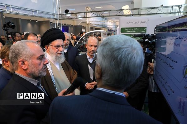 بازدید رهبر انقلاب از نمایشگاه تولید ایرانی