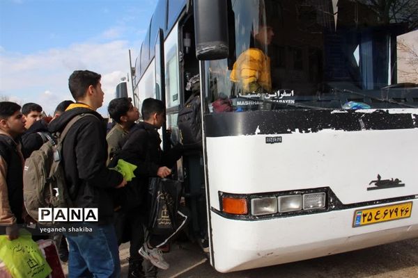 اعزام دانش‌آموزان پسر شهرستان اسفراین به مناطق عملیاتی راهیان نور