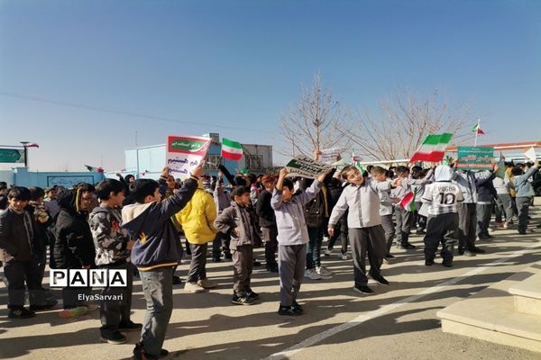 نو اختن زنگ انقلاب در مدارس پسرانه خلیل‌آباد