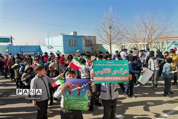 نو اختن زنگ انقلاب در مدارس پسرانه خلیل‌آباد