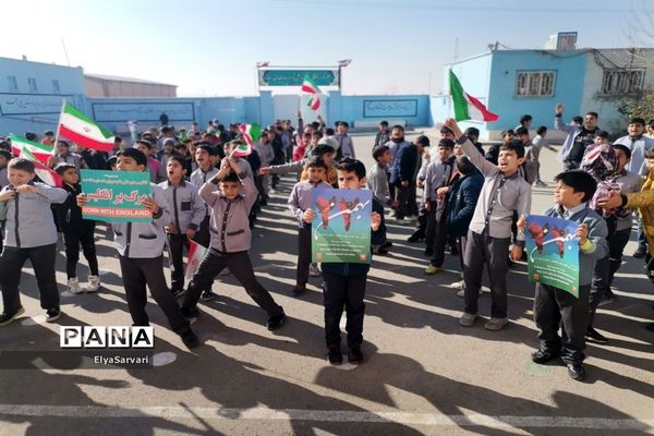 نو اختن زنگ انقلاب در مدارس پسرانه خلیل‌آباد