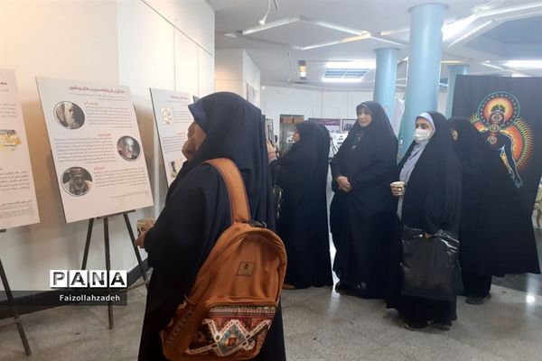 بازدیدمعاونین و مربیان پرورشی منطقه ۱۳ از نمایشگاه معنویت در اسارت