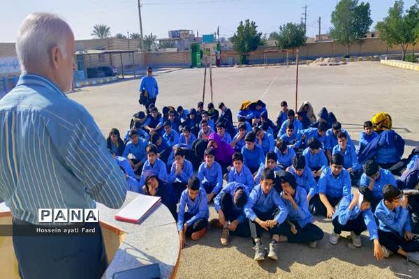 زنگ انقلاب در سعدآباد