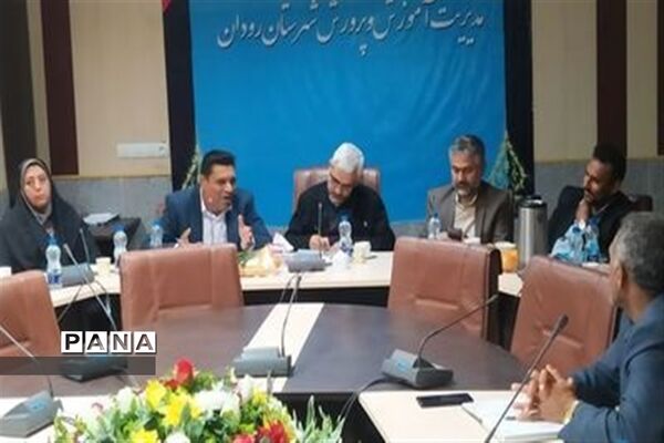 بازدید رئیس سازمان ملی تعلیم و تربیت کودک از مدارس رودان