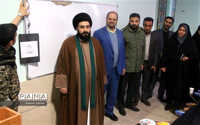 دهه فجر خاستگاه انتقال درس تعهد، وفاداری و میهن‌پرستی به دانش‌آموزان است/فیلم